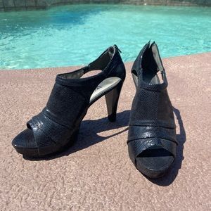 Vintage black metallic heels